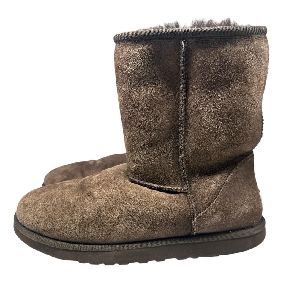 UGG Australia Brown Classic Short Chocolate Brown Boots 5825 Women's Size 9 GUC